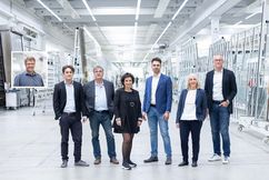 Competence team for flat and curved glass (from left to right): Maic Pannwitz (Vice President sedak, inc.), Guillaume Chinzi, Gery Chinzi, Beatriz Fernandez, Kevin Berni (Head of Sales), Gaia Sperotto and Ralf Scheurer. ©Thomas Dashuber/sedak