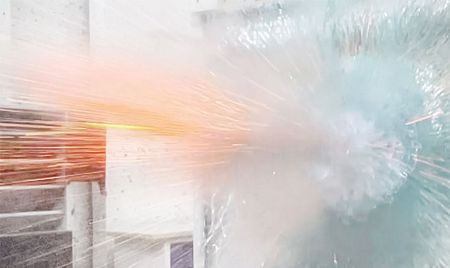 sedak ballistic glass HMG ist widerstandsfähig gegen panzerbrechende militärische Munition.