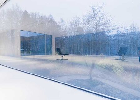 Architektur mit großen Fensterfronten: typischer Einsatz von Glas ©Rene Müller