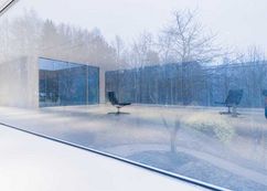 Architektur mit großen Fensterfronten: typischer Einsatz von Glas ©Rene Müller