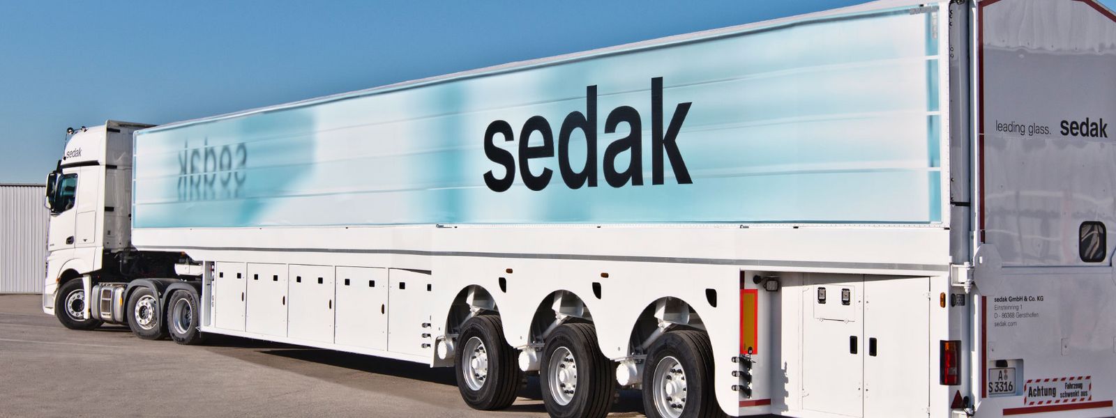 sedak logistics transports glass safely to its destination